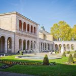 Kurpark mit Arkadenbau